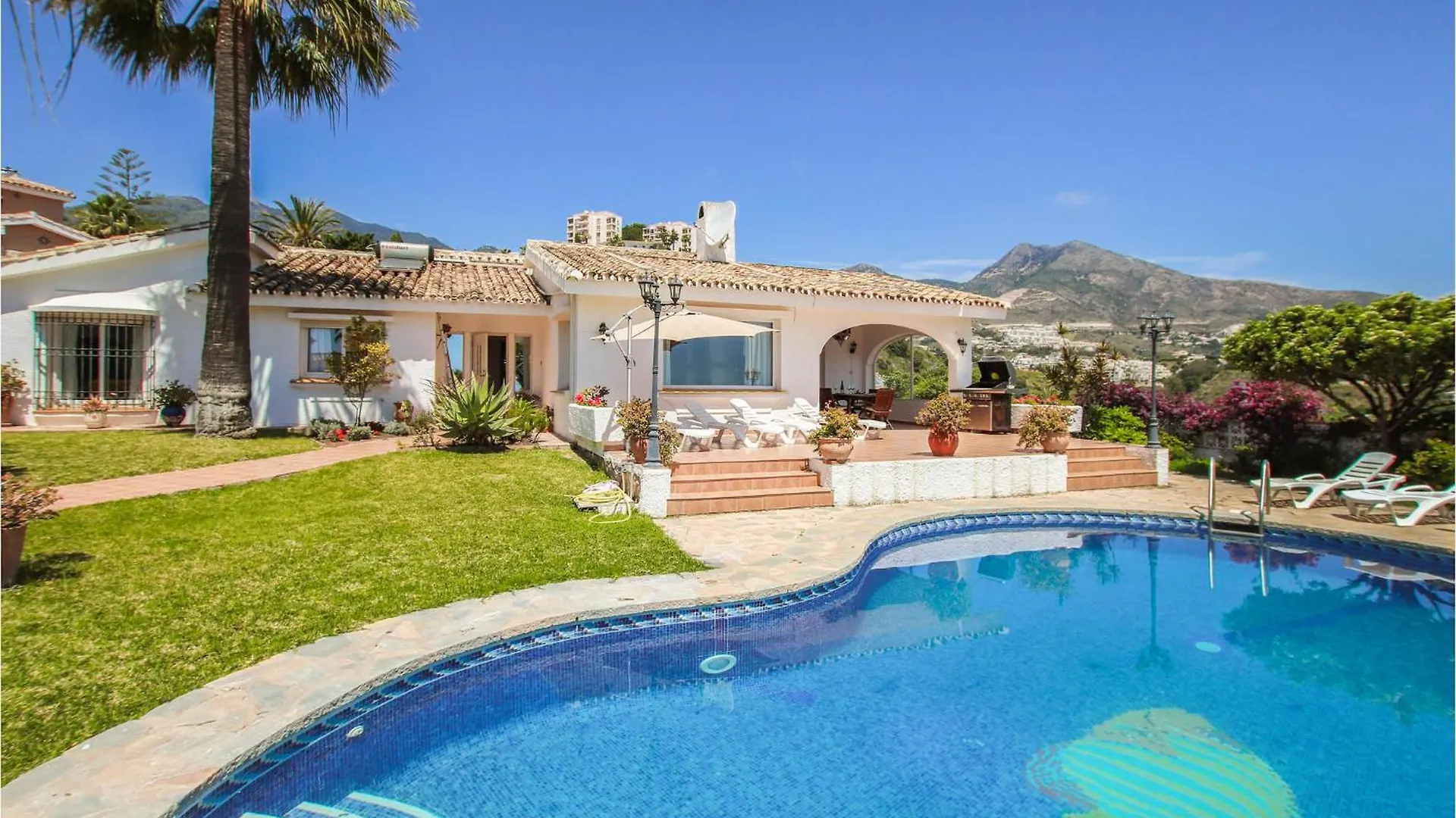 Gorgeous Home In Benalmadena With Wifi contacts