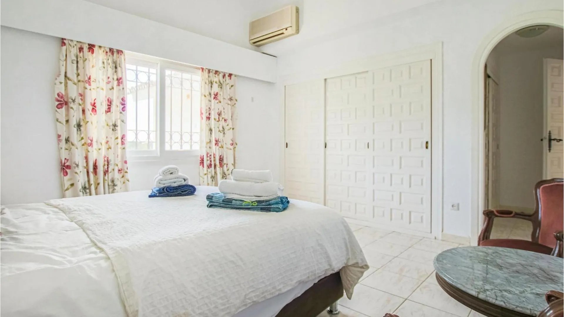 Gorgeous Home In Benalmadena With Wifi